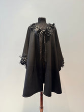 Load image into Gallery viewer, Cape Hélène Clermont par ENVERS