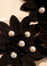 Load image into Gallery viewer, Cape en laine et polyester, fleurs, guipure, perles, cristaux, Hélène Clermont par ENVERS