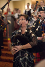 Load image into Gallery viewer, Kilt Écossais de Julie Perron / SUR-MESURE seulement  / MADE TO MEASURE only / Scotland / tartan 100% laine / plaid / Scottish / Écosses / skirt / Montreal tartan plaid / uniforme militaire / mariage / protocole / cérémonie / tradition ancestrale