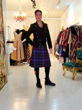 Charger l'image dans la galerie, Kilt Écossais official Montréal 1642 by Julie Perron/ Unisexe / SUR-MESURE seulement/MADE TO MEASURE only /St-Andre Society/Scotland / tartan 100% laine / Écosse / uniforme militaire / mariage / protocole / cérémonie / tradition ancestrale