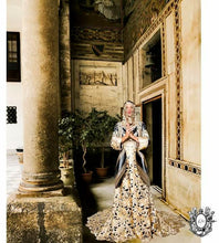 Charger l'image dans la galerie, Masque voile dentelle Hommage à Catherine de Médicis / Serafino pour ENVERS / mariée / mariage / wedding / liturgie / monarchie / diamants / diamonds / or / turquoises / rubellites tourmalines / perles / pearls / gold / tapis rouge / première / gala