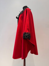 Load image into Gallery viewer, Cape Hélène Clermont par ENVERS
