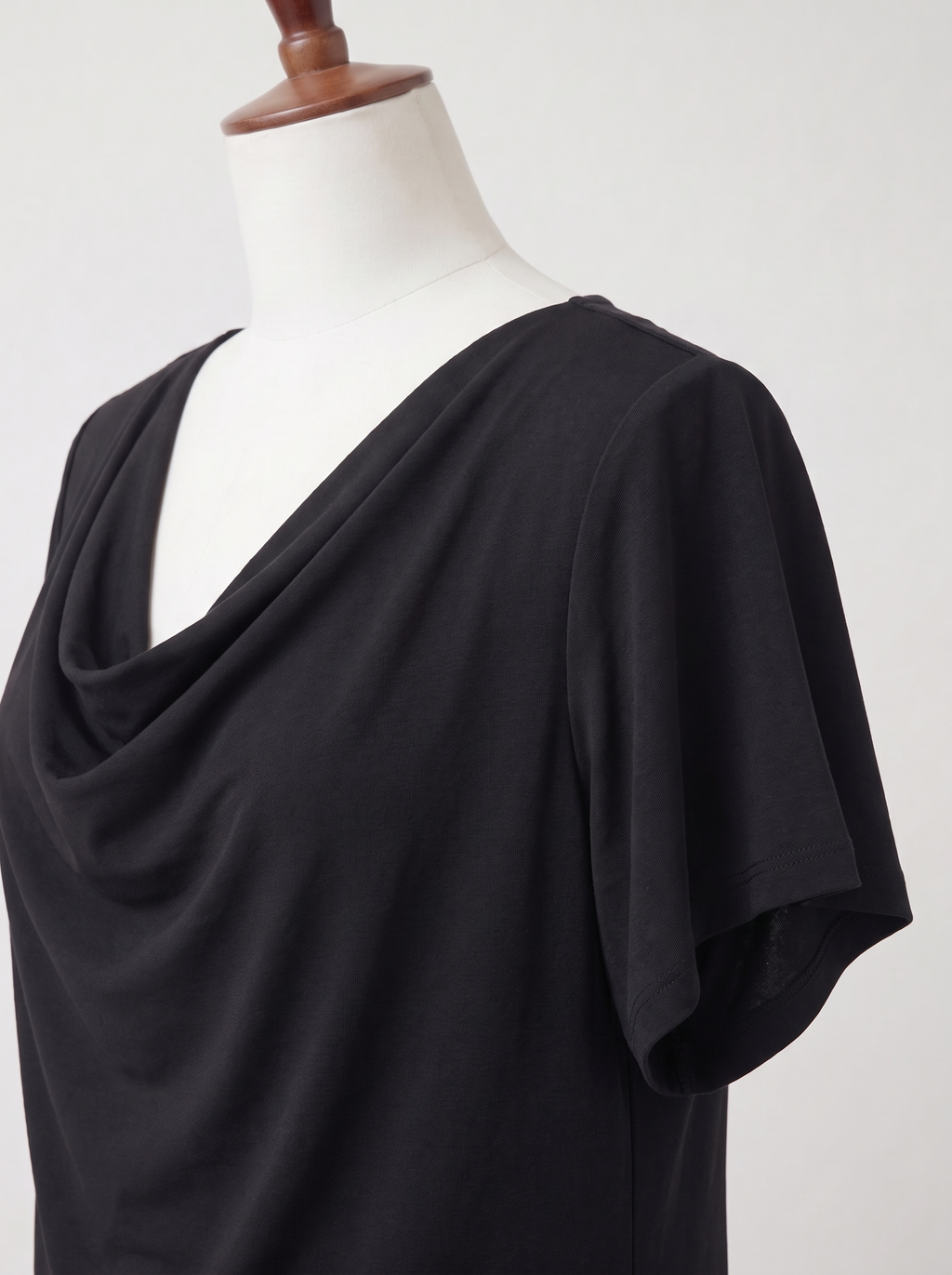 T-shirt Basique Chic à col drapé