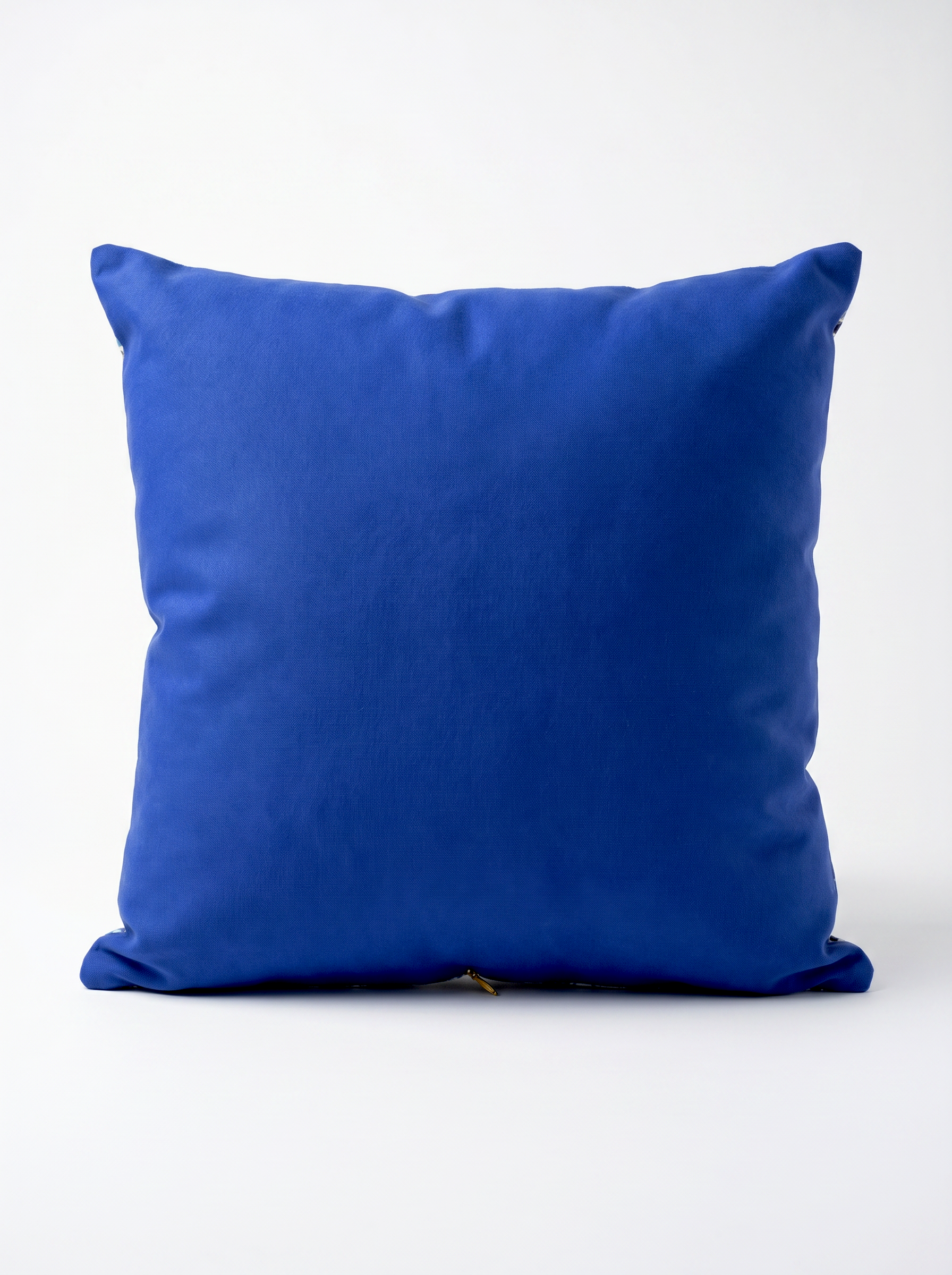 Coussin bleu galaxie orné de cristaux Swarovski