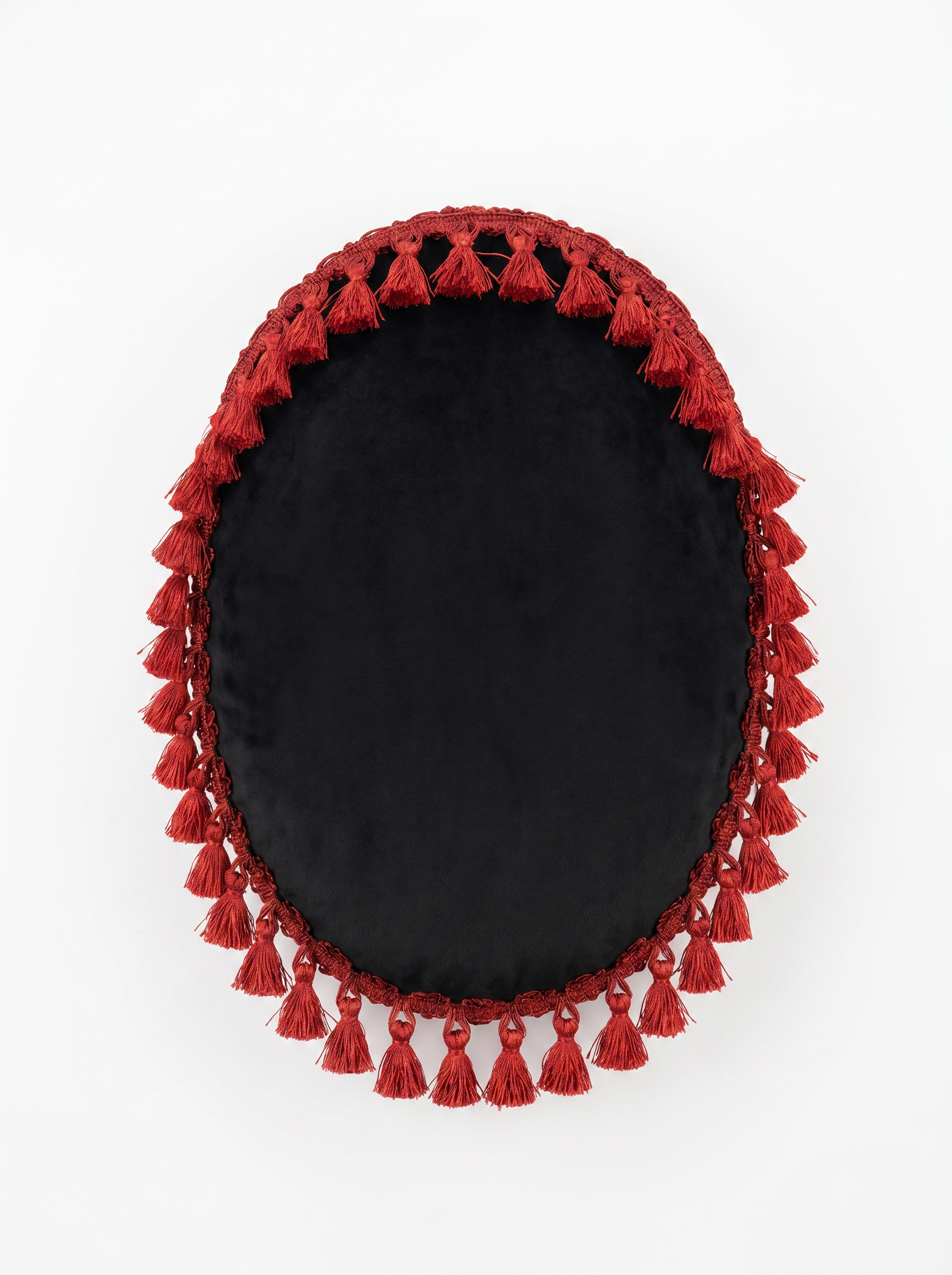 Coussin ovale camée à pampilles rouges