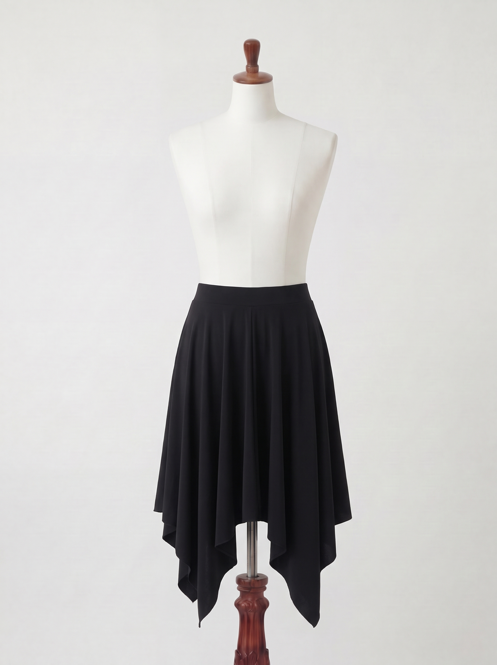 Jupe Basique Chic à pointes