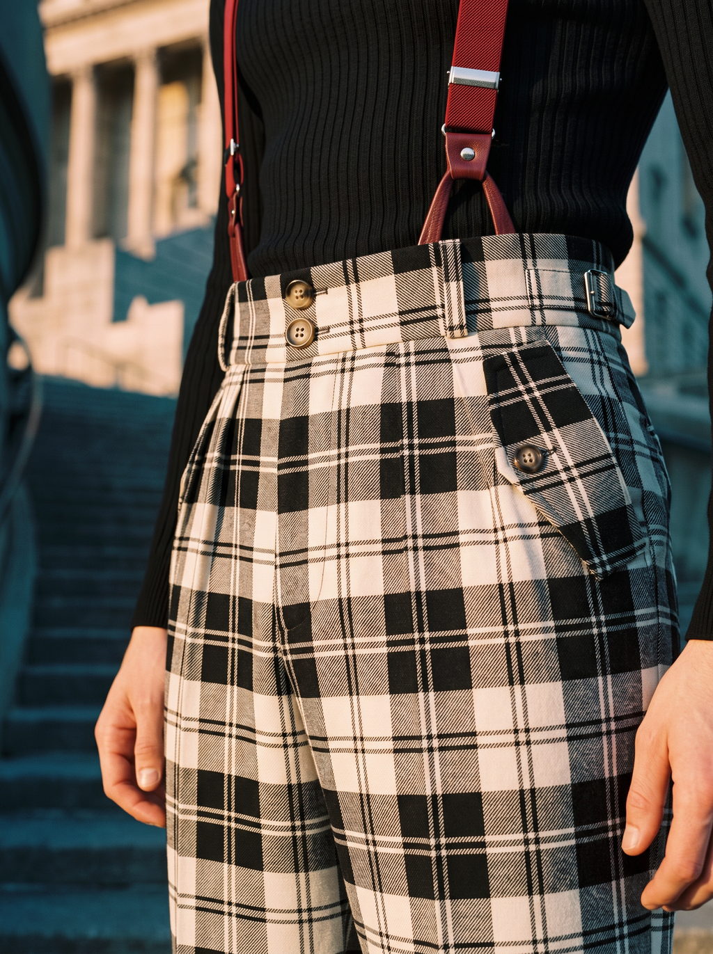 Pantalon en laine écossaise tartan noir et blanc taille haute 4 plis