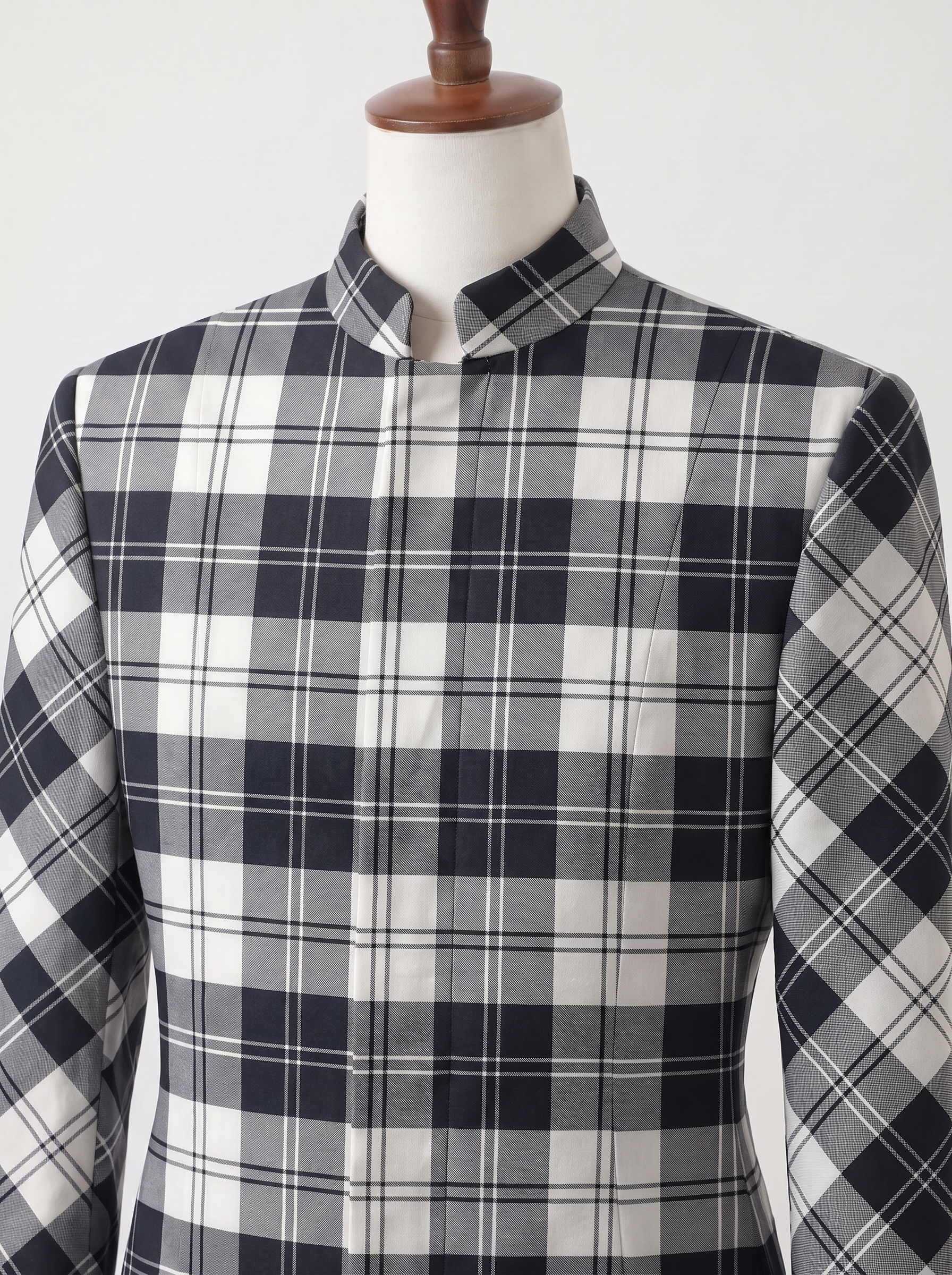 Veston à tartan noir et blanc col officier