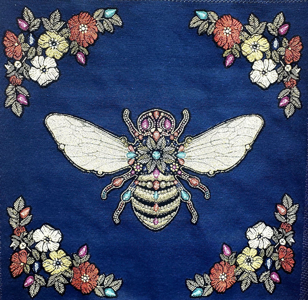 Coussin petit point Abeille Royale Cushion 130.00 / 2 options couleurs : Bleu Royal ou Émeraude / Napoléon / Royal Bee / Canevas made in France canvas / petit-point broderie / forme mousse 100% polyester