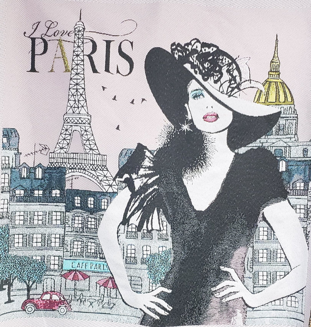 Coussin "I Love Paris" Cushion 150.00 / 2 options couleurs : Perle off-white, Rose pâle / Tour Eiffel Tower  / Canevas made in France canvas / petit-point broderie / forme mousse 100% polyester