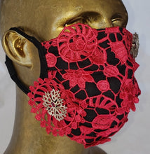 Charger l&#39;image dans la galerie, Arabesca / Masque SERAFINO pour ENVERS / style chirurgical / dentelle Maroc / 3 fleurs de corail en argent sterling serties de 3 tourmalines rosés
