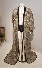 Charger l&#39;image dans la galerie, Kimono Royal / Caftan Impérial / soie organza / broderie fil d&#39;or
