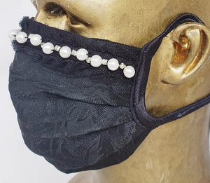 Masque Hommage à Gabrielle Chanel / style chirurgical / 2 options: 16 perles de résine et strass 64,99 ou 16 perles véritables et strass 199,99/ business attire / rendez-vous d'affaire / corporatif / haute couture.