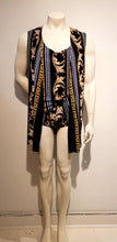 Load image into Gallery viewer, Robe de chambre 160.00 /peignoir /men&#39;s bathrobe/ boxer 80.00 / short 125.00
